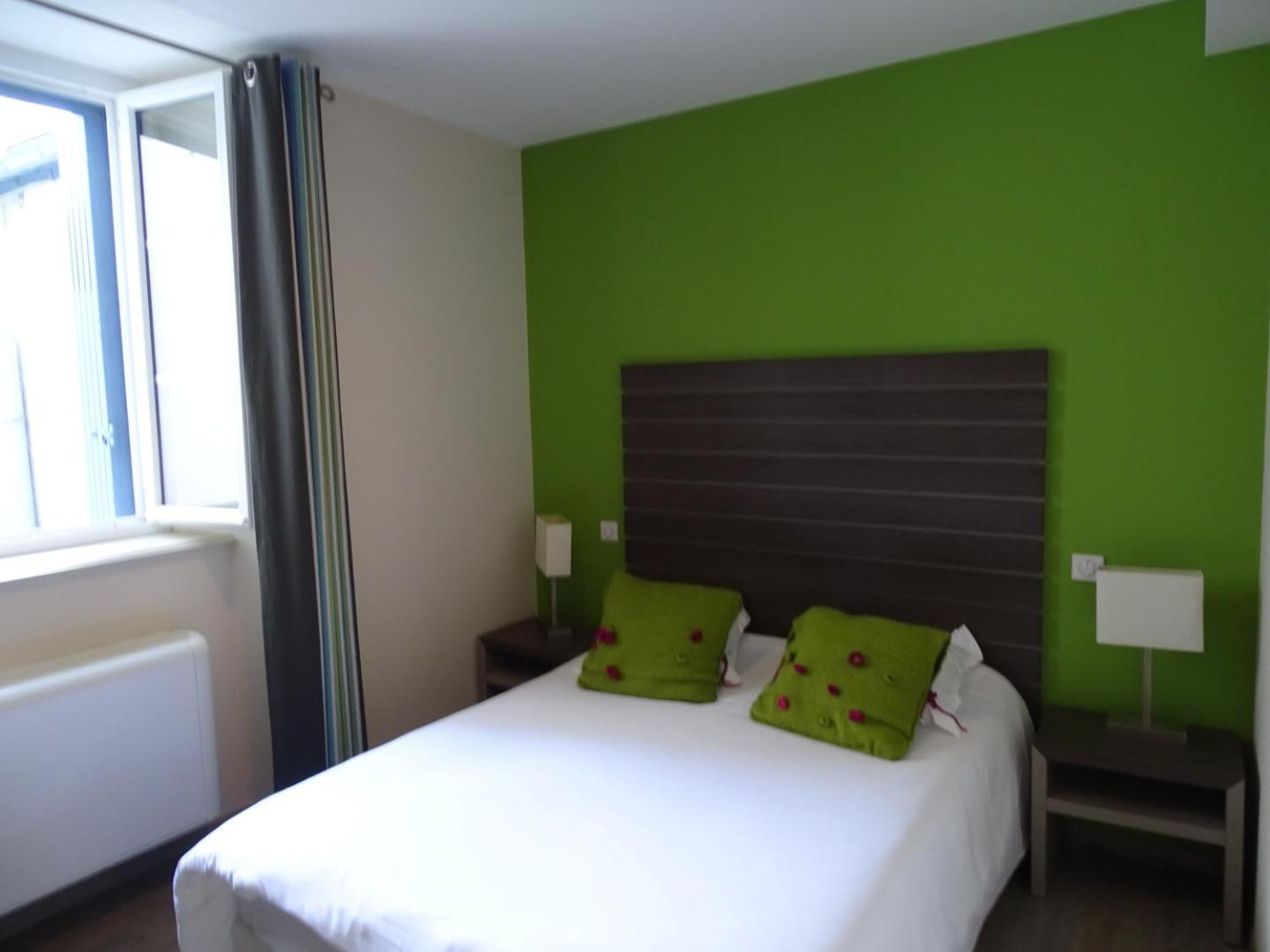 Hotel De La Poste Tardets-Sorholus ภายนอก รูปภาพ