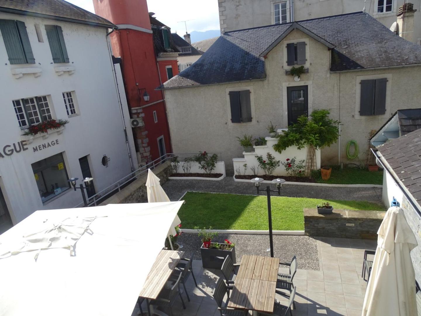 Hotel De La Poste Tardets-Sorholus ภายนอก รูปภาพ